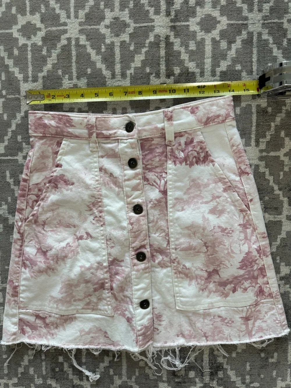 Ted Baker London White and Light Pink Toile Button-Front Mini Skirt